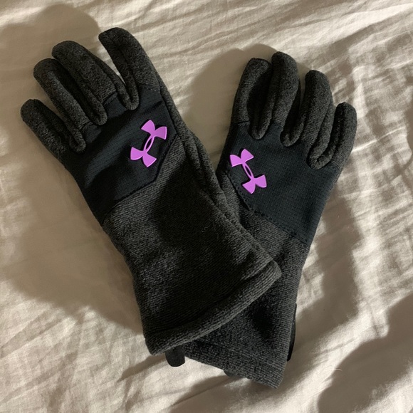 Under Armour Other - Kids under armour gloves